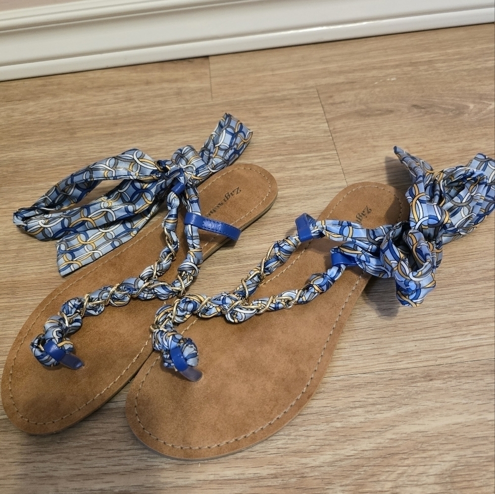 🌈 Chain Print Zigi Soho Ankle Wrap Sandals Flats Size 7.5 - Picture 1 of 11